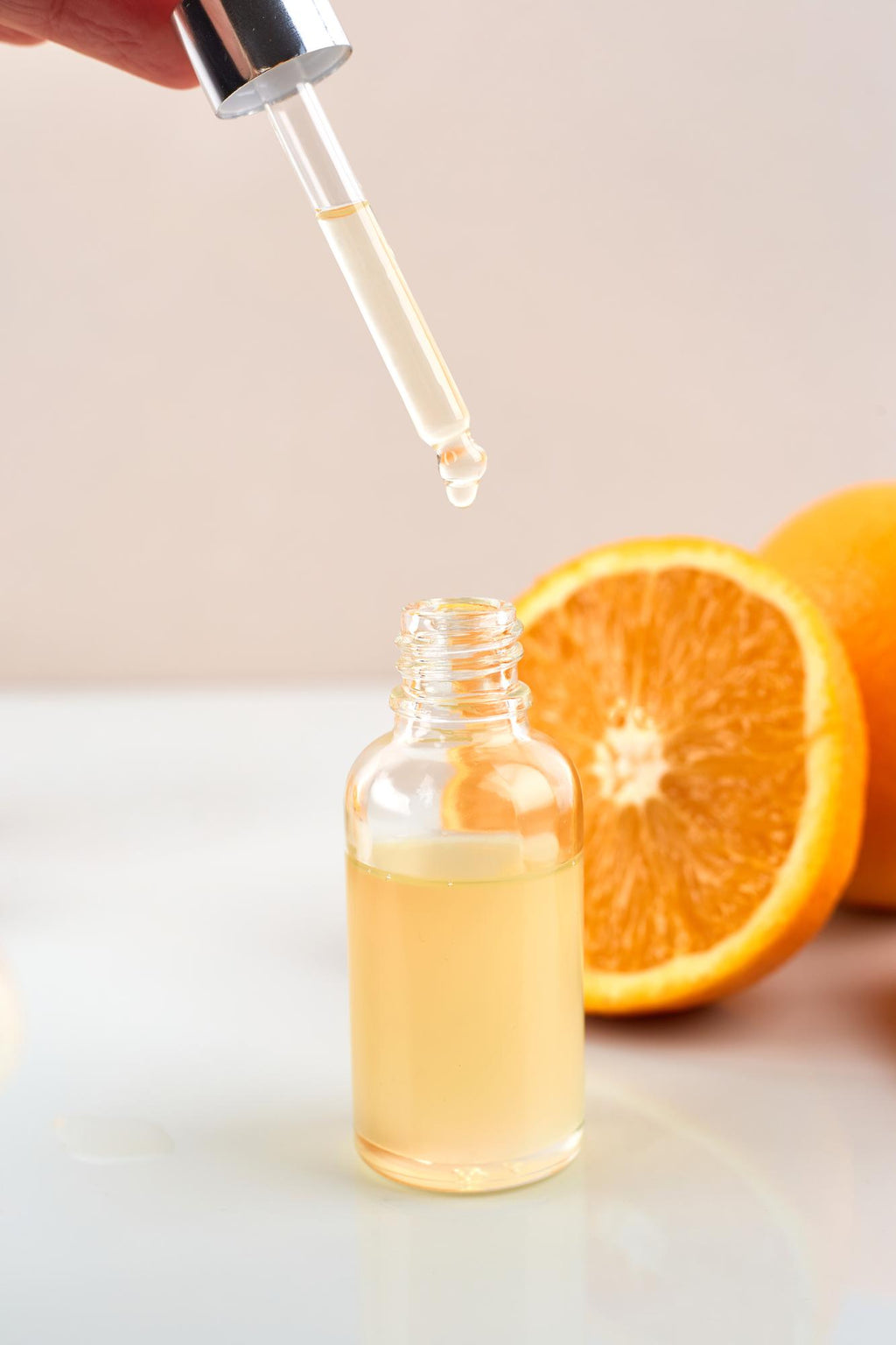 RadiantGlow Vitamin C Serum