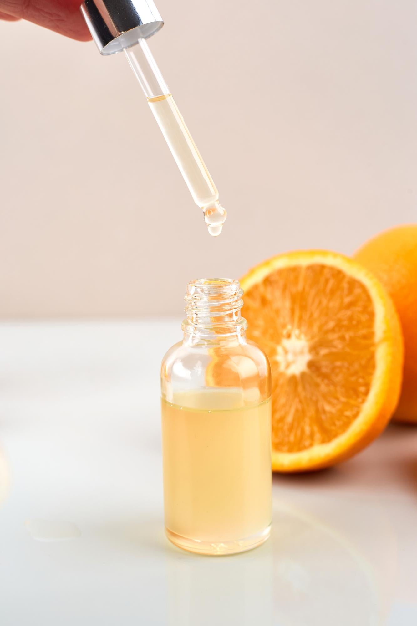 RadiantGlow Vitamin C Serum